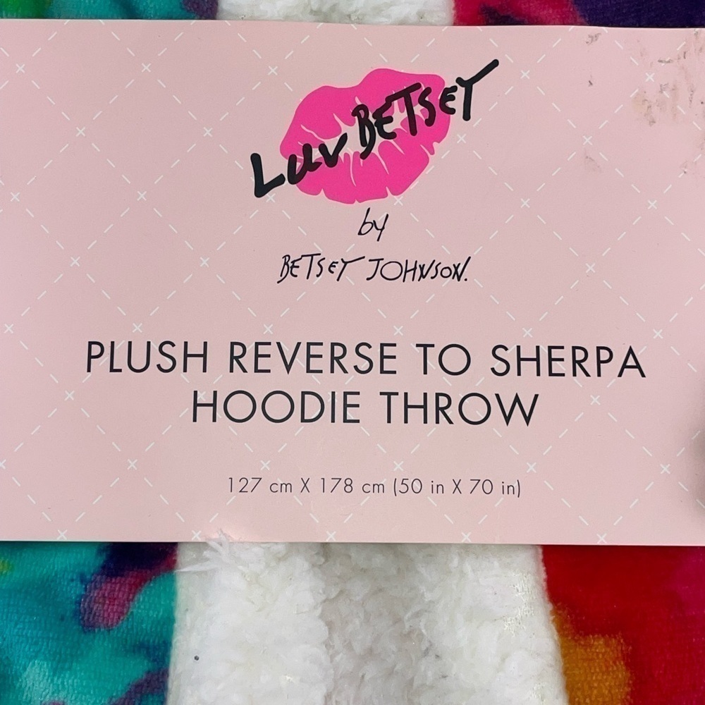 Betsey Johnson Sherpa Throw Rainbow Print Reversible Hooded Blanket 50”X70”‌‌‌‌‍ - Picture 3 of 6